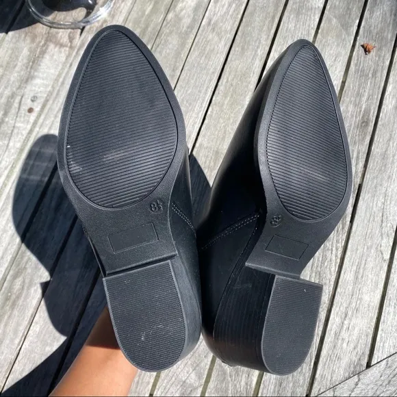 🖤 CUSHIONAIRE BLACK FAUX LEATHER CUT OUT BOOTIES!