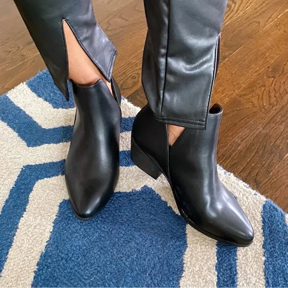 🖤 CUSHIONAIRE BLACK FAUX LEATHER CUT OUT BOOTIES!