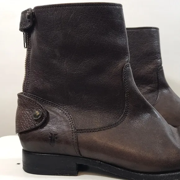 💙 Frye Melissa Button Short Boots