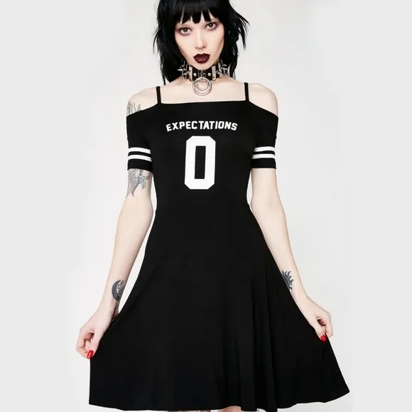 🆕️🆑️ RARE KILLSTAR 0 Expectations Dress Bardot Gothic Black Skater Off S
