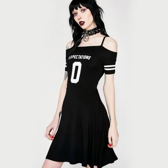 🆕️🆑️ RARE KILLSTAR 0 Expectations Dress Bardot Gothic Black Skater Off S