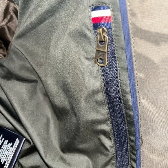 🧥 VEUC TOMMY HILFIGER Women’s or Mens Olive Green Puffer Jacket with Fau…