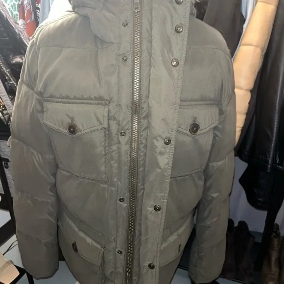 🧥 VEUC TOMMY HILFIGER Women’s or Mens Olive Green Puffer Jacket with Fau…