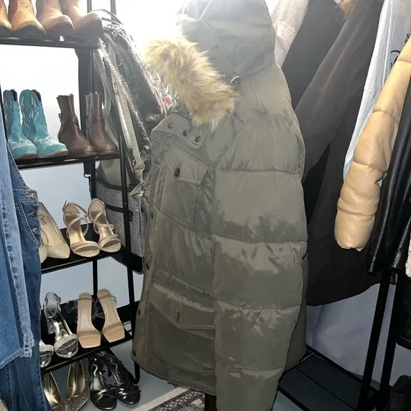 🧥 VEUC TOMMY HILFIGER Women’s or Mens Olive Green Puffer Jacket with Fau…