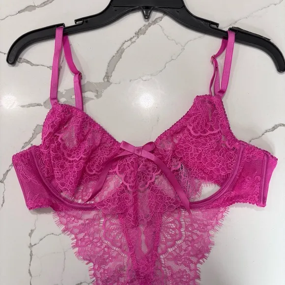 🆕 Victoria’s Secret | The Dreamer Hot Pink Open Cup Apron Teddy 4384