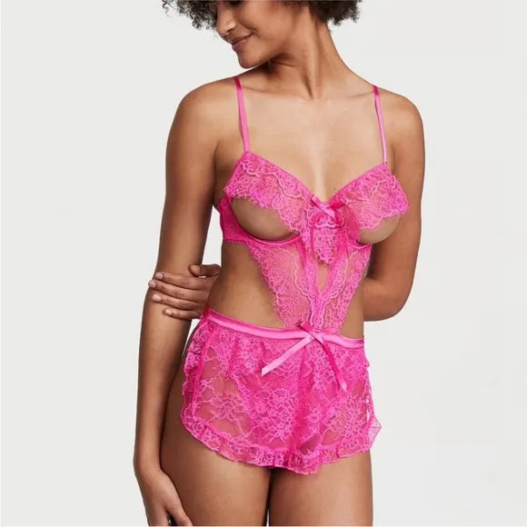 🆕 Victoria’s Secret | The Dreamer Hot Pink Open Cup Apron Teddy 4384