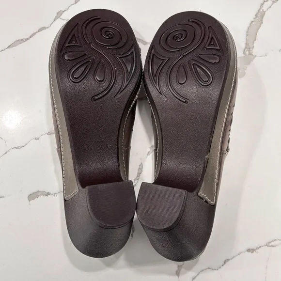 🆕 White Mountain | Gold Platinum Leather Metallic Peep Toe Mule Shoe Size