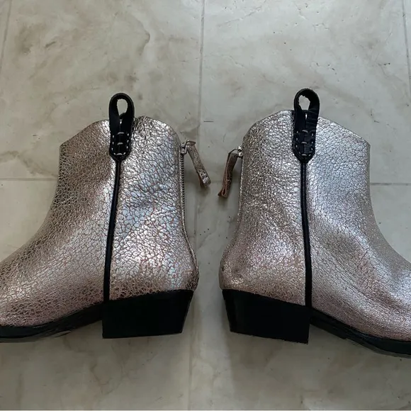 $298 Free People We The Free Wesley Western Silver Metallic Leather Boots size 8