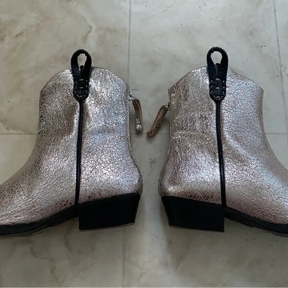 $298 Free People We The Free Wesley Western Silver Metallic Leather Boots size 8