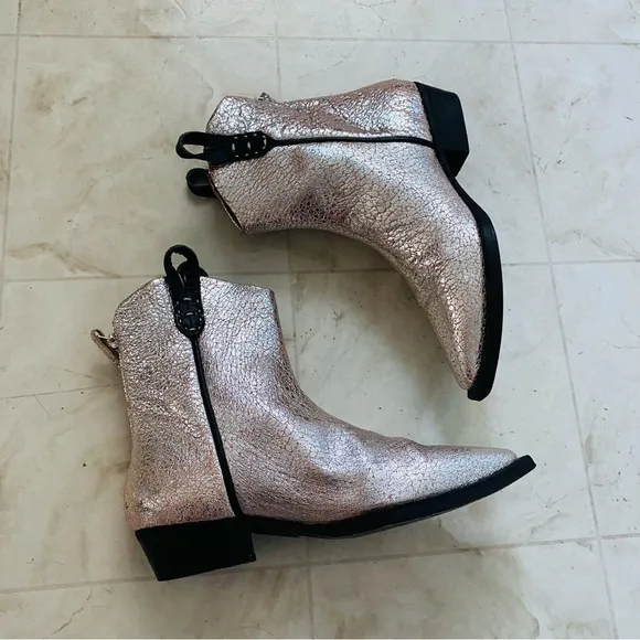$298 Free People We The Free Wesley Western Silver Metallic Leather Boots size 8