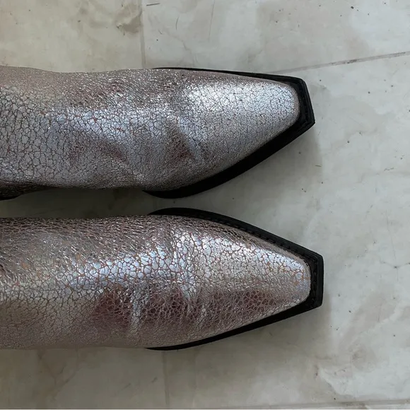 $298 Free People We The Free Wesley Western Silver Metallic Leather Boots size 8