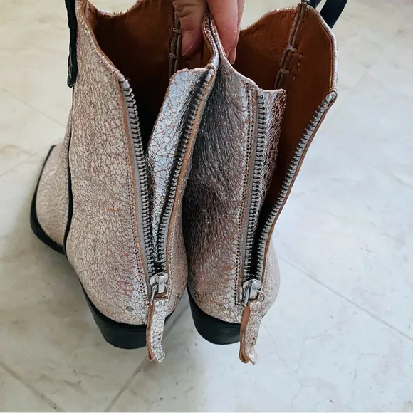 $298 Free People We The Free Wesley Western Silver Metallic Leather Boots size 8