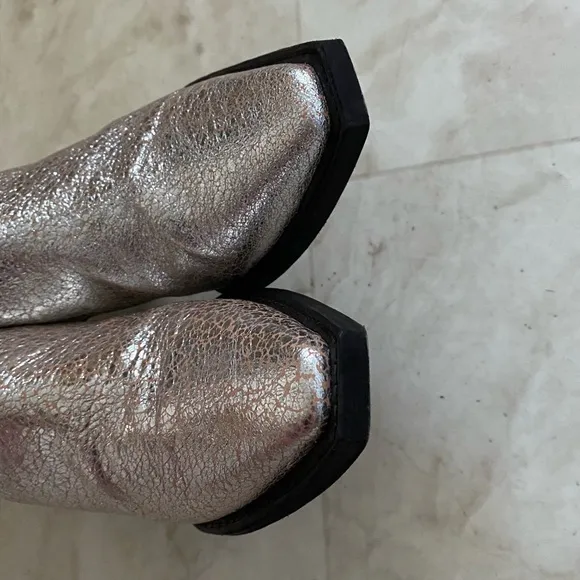 $298 Free People We The Free Wesley Western Silver Metallic Leather Boots size 8