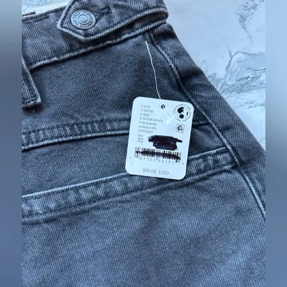 #53 NWT Free People Palmer Mid Rise Short in Outer Space