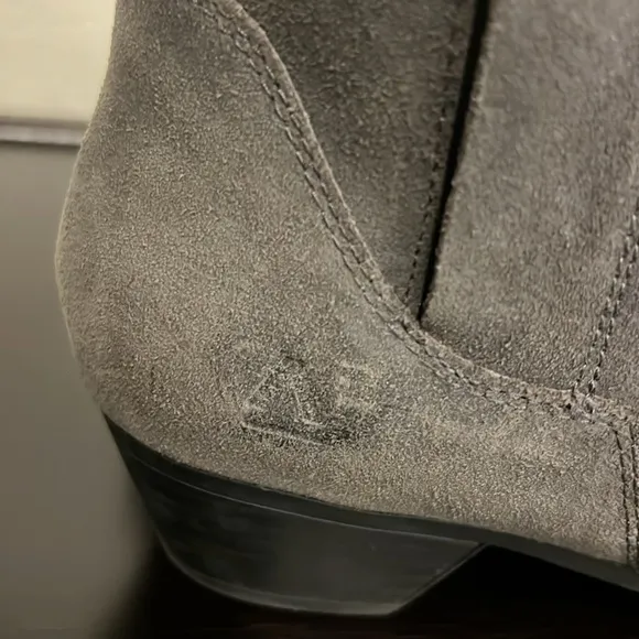 Abeo Melanie distressed suede booties comfort shoes grey size 10