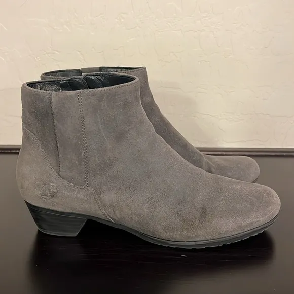 Abeo Melanie distressed suede booties comfort shoes grey size 10