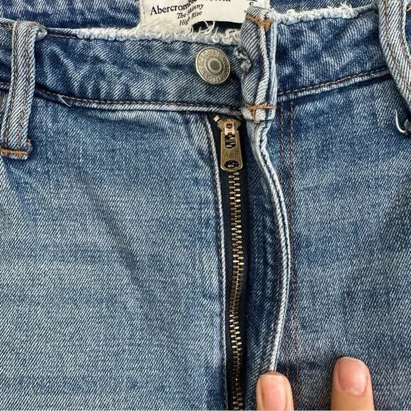 Abercrombie &amp; Fitch High Rise Skinny Jean Size 28