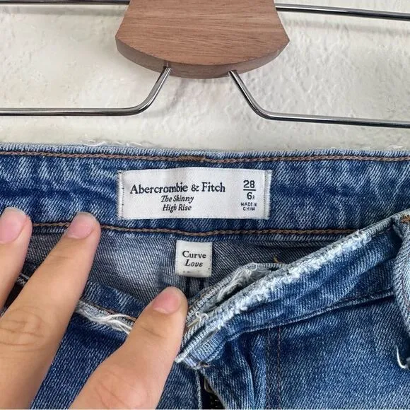 Abercrombie &amp; Fitch High Rise Skinny Jean Size 28