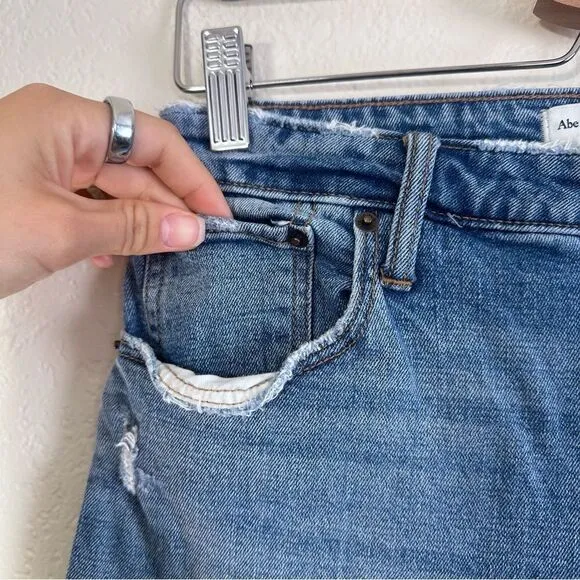 Abercrombie &amp; Fitch High Rise Skinny Jean Size 28