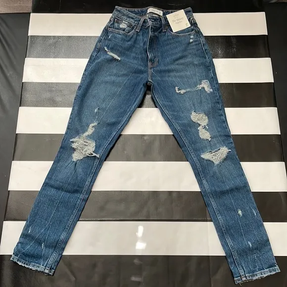 ABERCROMBIE AND FITCH SKINNY HIGH RISE