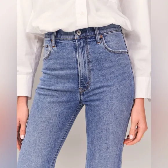 ABERCROMBIE AND FITCH Ultra High Rise Ankle Straight Jean