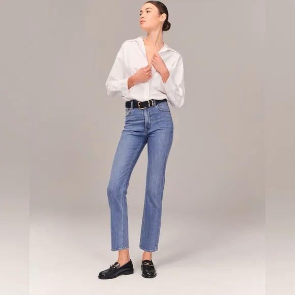 ABERCROMBIE AND FITCH Ultra High Rise Ankle Straight Jean