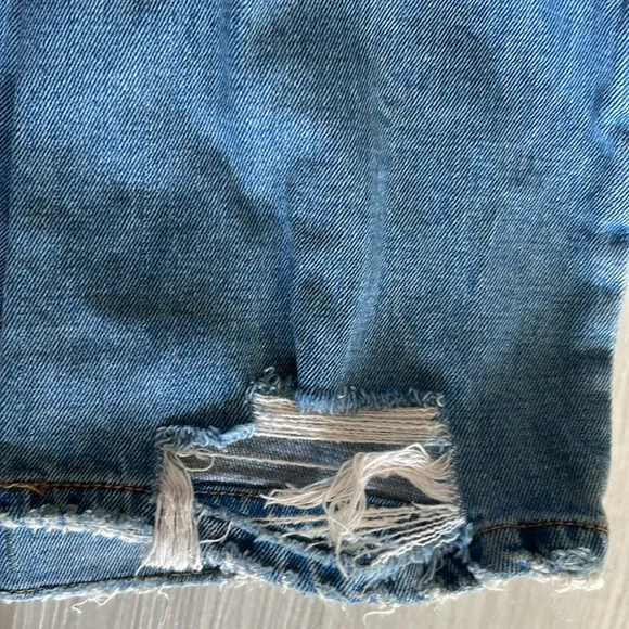 ABERCROMBIE AND FITCH Ultra High Rise Ankle Straight Jean