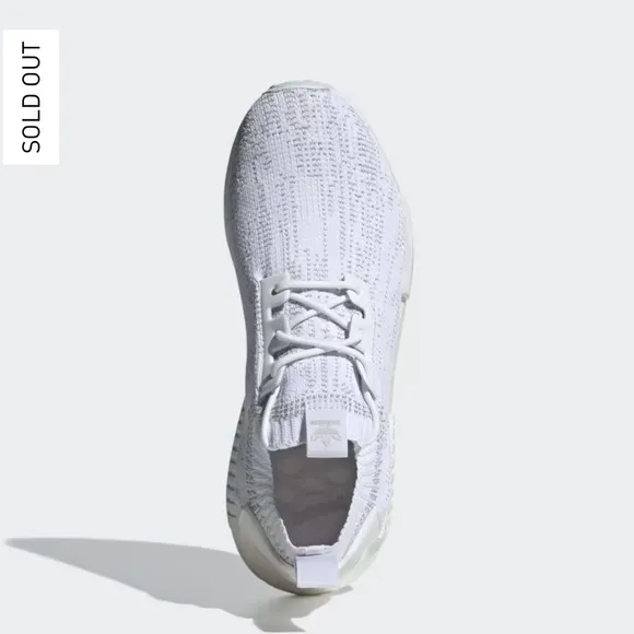 ADIDAS MD R1 PRIMEKNITFtw White/ Ftw White/ Grey One men size 11 gently used
