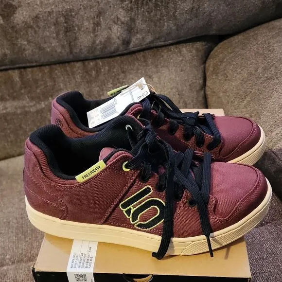 Adidas 10 5 Freerider Canvas Shoes - Burgundy and Black NWT Size 9
