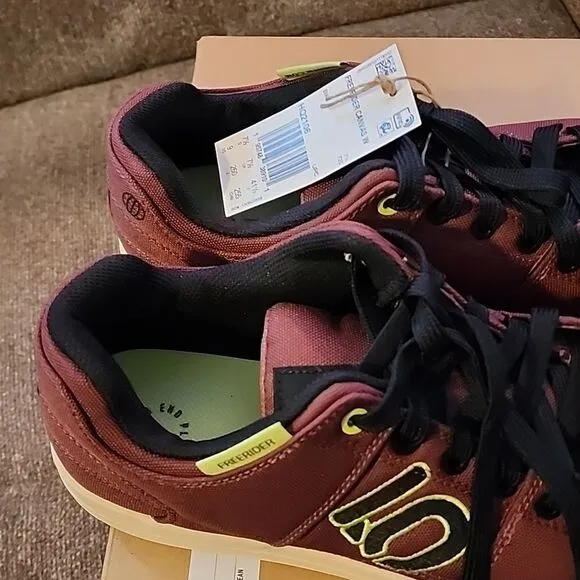 Adidas 10 5 Freerider Canvas Shoes - Burgundy and Black NWT Size 9