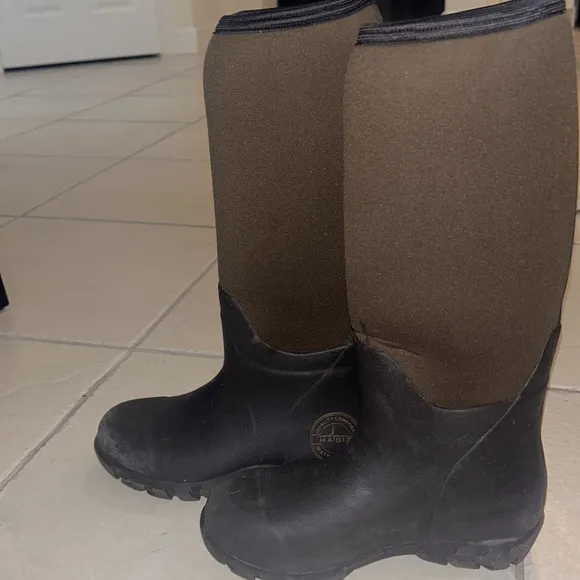Adult Habit All Weather Rain Snow Brown Boots sz 6 EUC Durable Waterproof Shoes