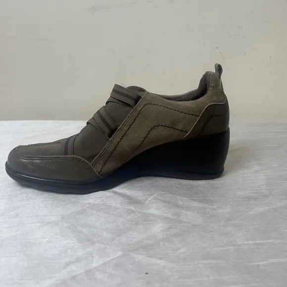 Aerosoles Women's WATERFALL Wedge Comfort Sneakers Brown 10M