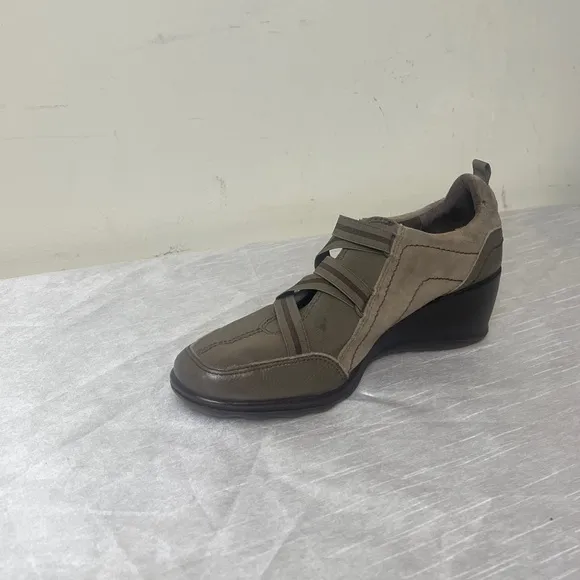 Aerosoles Women's WATERFALL Wedge Comfort Sneakers Brown 10M