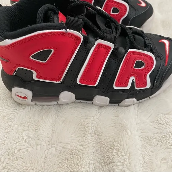 Airmore Uptempo GS Black University Red Sneakers Shoes Size 4Y