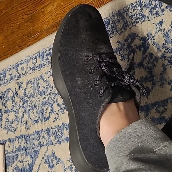 Allbirds dark gray wool runners sz 10 athletic shoes SH128