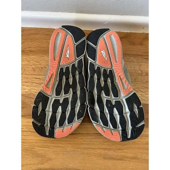 Altra Shoes Torin 5 Womens Gray/Coral Running Workout Size 7 Quick Tie Laces