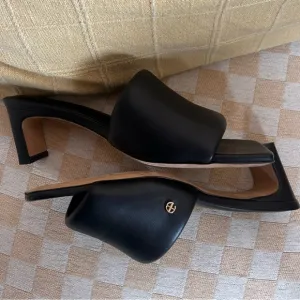 Anine bing Skyler leather block heel sandal black EUC 40 Classic chic