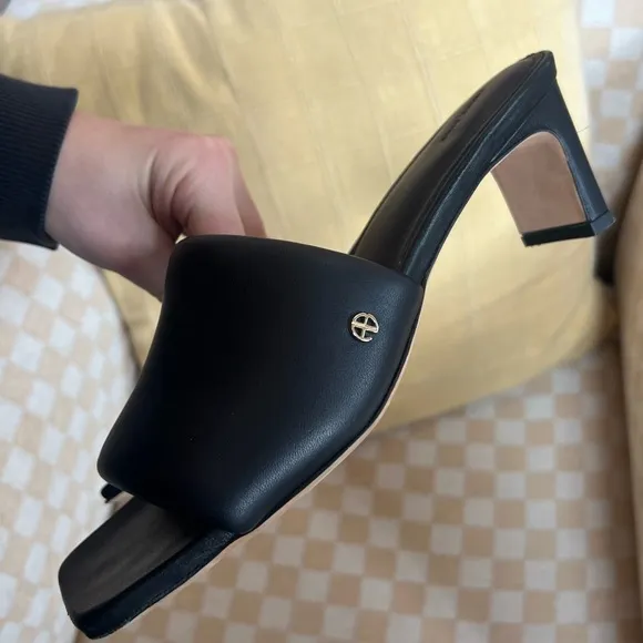 Anine bing Skyler leather block heel sandal black EUC 40 Classic chic