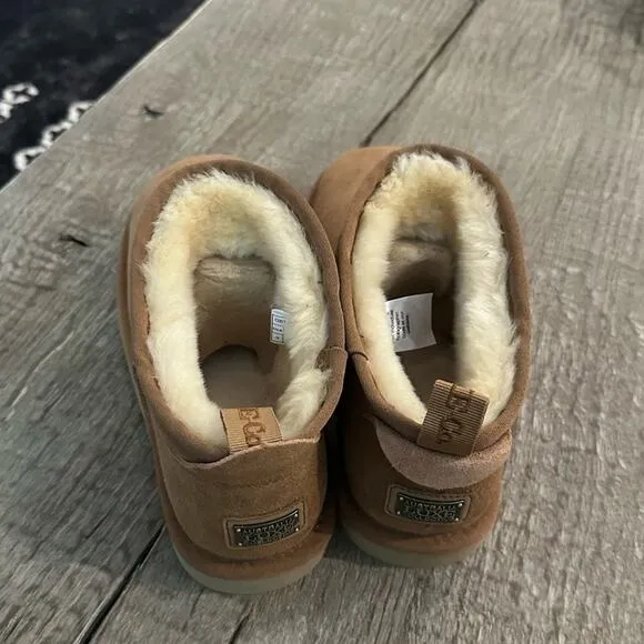 Australian Lux Cozy Ultra Short Boots in Chestnut.
