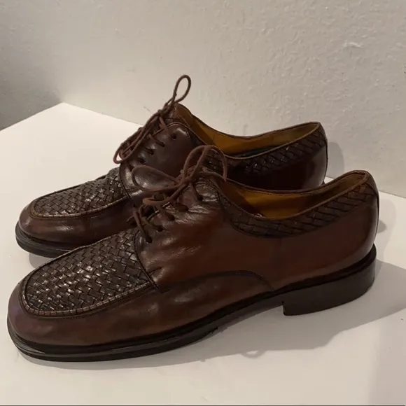 Authentic Mezlan men’s leather lace up shoes 10.5