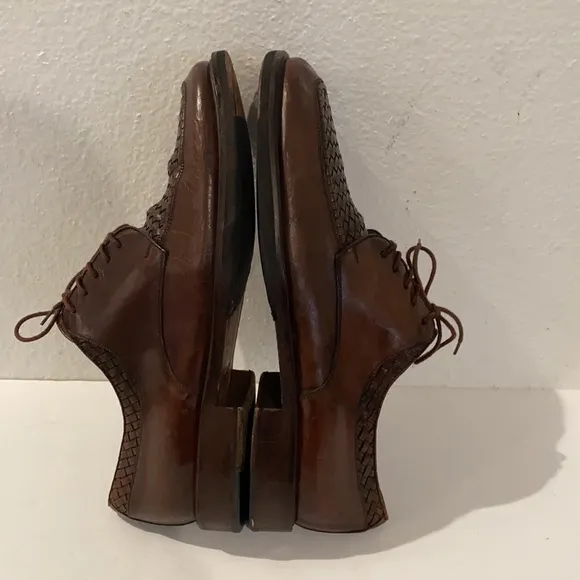Authentic Mezlan men’s leather lace up shoes 10.5