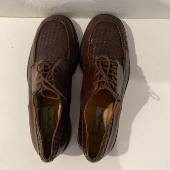 Authentic Mezlan men’s leather lace up shoes 10.5