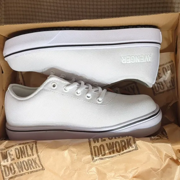 Avenger Alley White Canvas Work and Safety Shoes Sneakers NIB