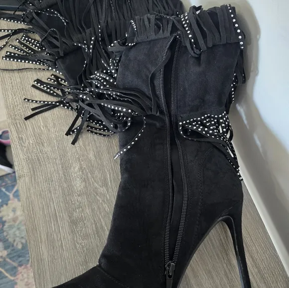 Azalea Wang &quot; The Fringe&quot; Thigh High Boots NWOB