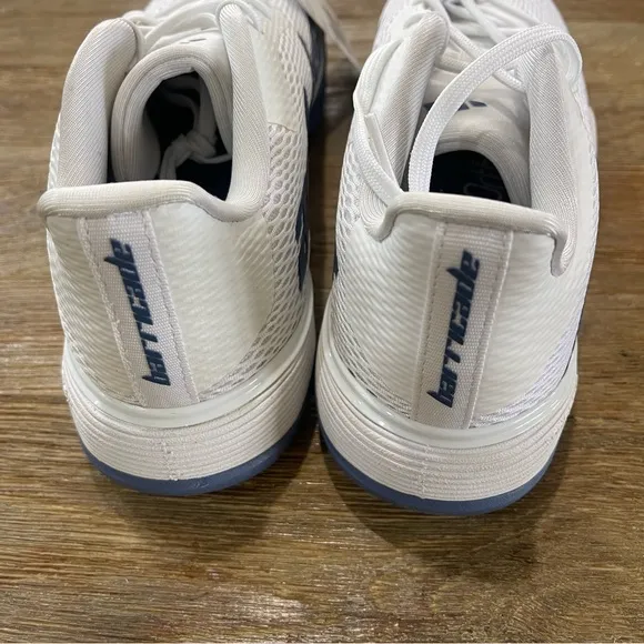 BARRICADE TENNIS SHOES White Blue Size 6