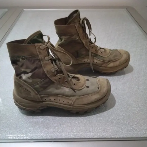 Bates Tactical Camo Military Boots Vibram Outsoles Size 8 Worn Once Great Cond.