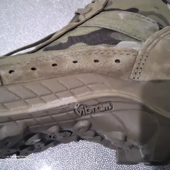 Bates Tactical Camo Military Boots Vibram Outsoles Size 8 Worn Once Great Cond.