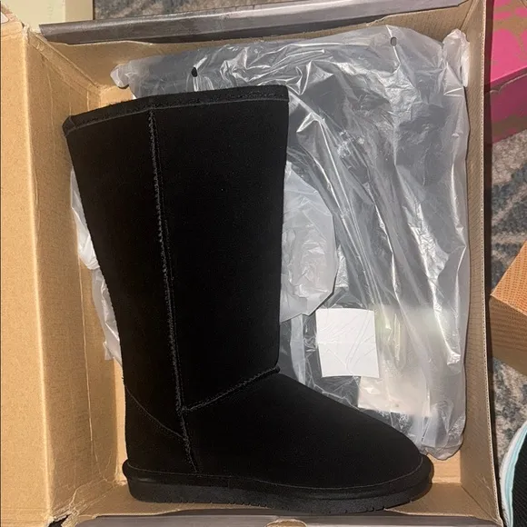 Bear Paw Tall Ellie Classic SueDe Boots black color