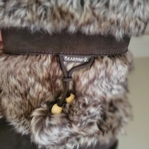 Bearpaw Womens Retro  Tama Boots With Faux Fur Trim &amp; Rubber Sole- US 7