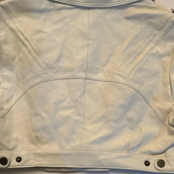 BEBE leather cropped moto vest jacket white cap sleeve size medium